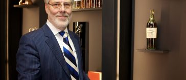 Bay van der Bunt, Dust covered passion.